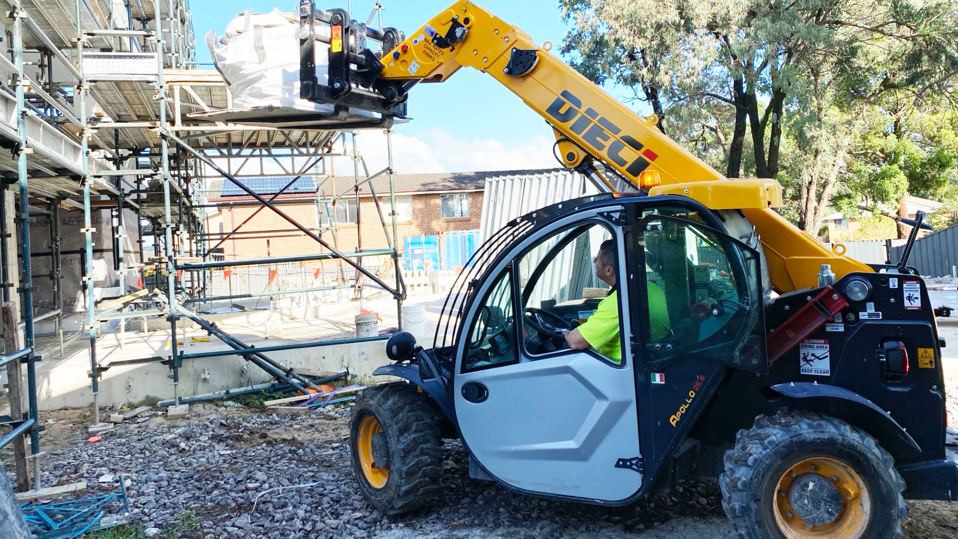 Compact Telehandlers for Urban Sites