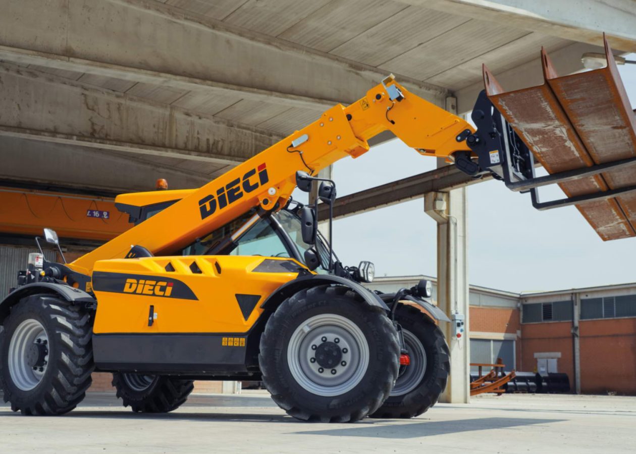 Telehandlers in Construction Infrastructure