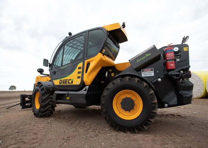 left side view of a Dieci Cotton Pro 7t Telehandler