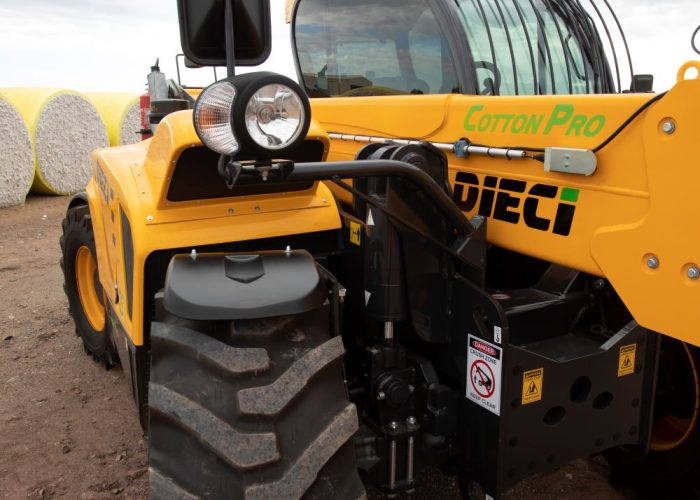 front view of a Cotton Pro 7t Telehandler