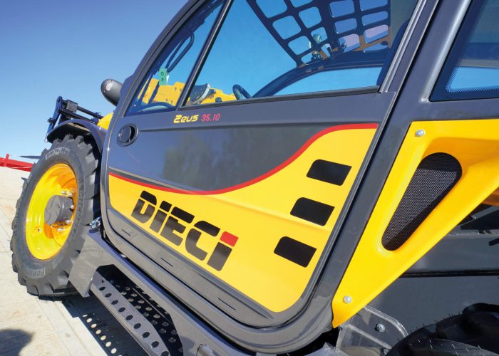 Left side view of the Zeus 35.10 3.5T Telehandler showing its door and cab