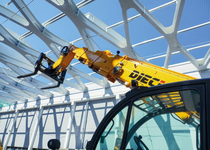 left side view of the cab and boom of a Dieci Icarus 40.17 4T Telehandler