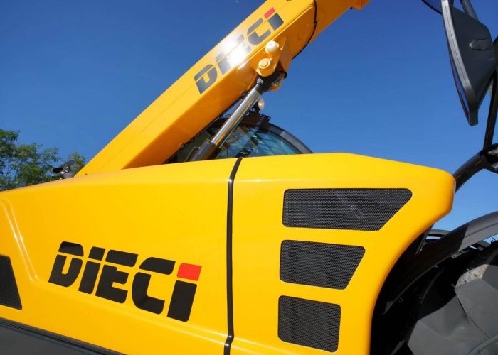 side of the Dieci Dedalus 3t Telehandler