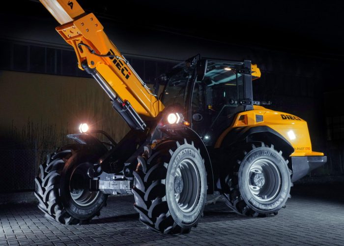 front left view of a Agri Pivot T70 3t Telescopic Loader with its boom raised