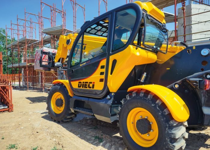 Close up left side view of a Dieci Runner 40.13 4T Telehandler working on an Australian infrastructure construction project