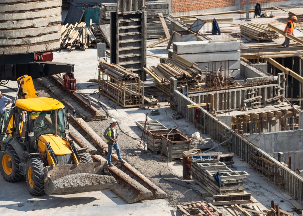 Equipment Selection For Commercial Construction Sites With Tight Access And Staged Builds