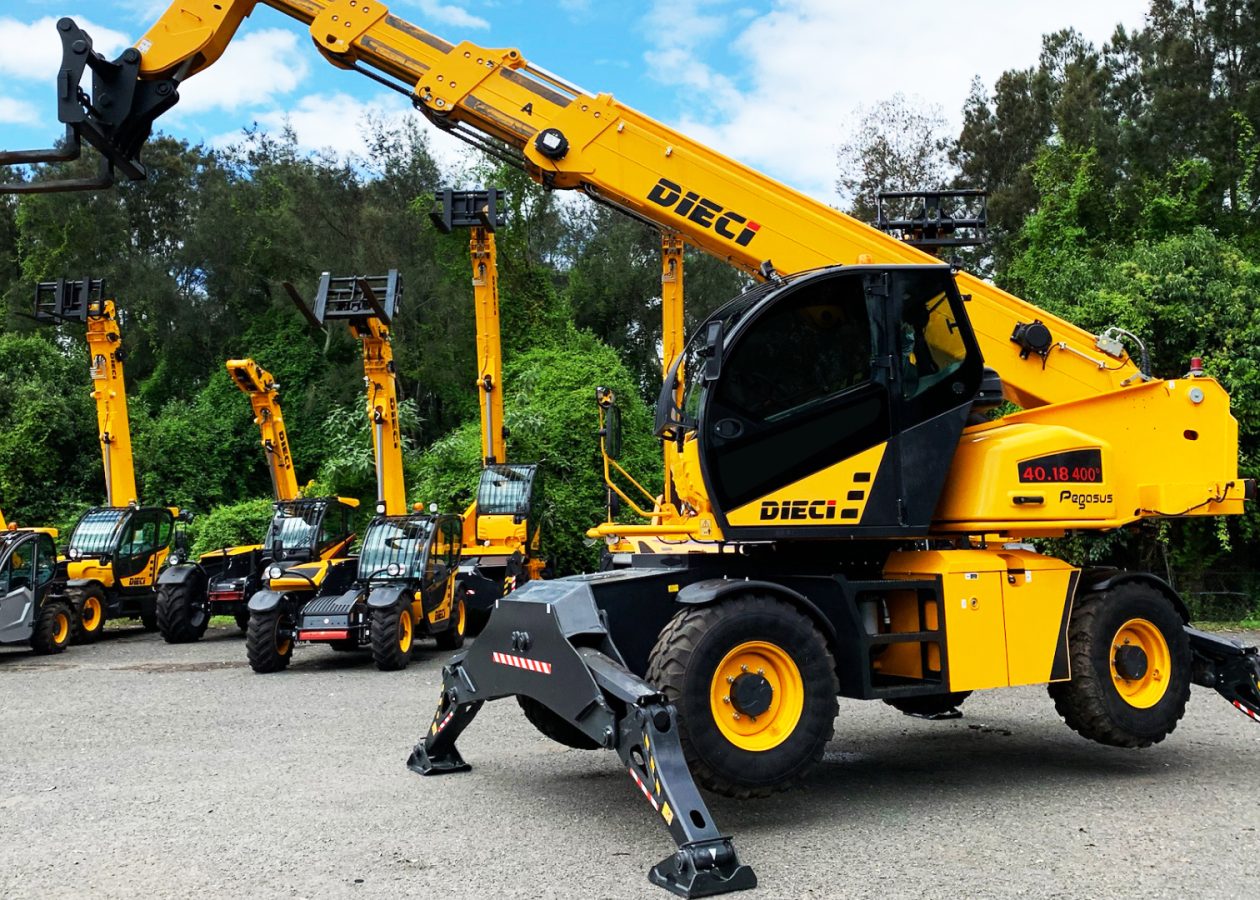 Fixed Boom vs Rotating Telehandlers Fixed Boom vs Rotating Telehandlers