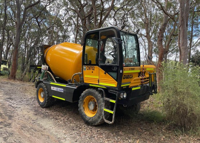 right side view of F7000T Mixer Truck with 5m³ concrete capacity for sale in Sydney
