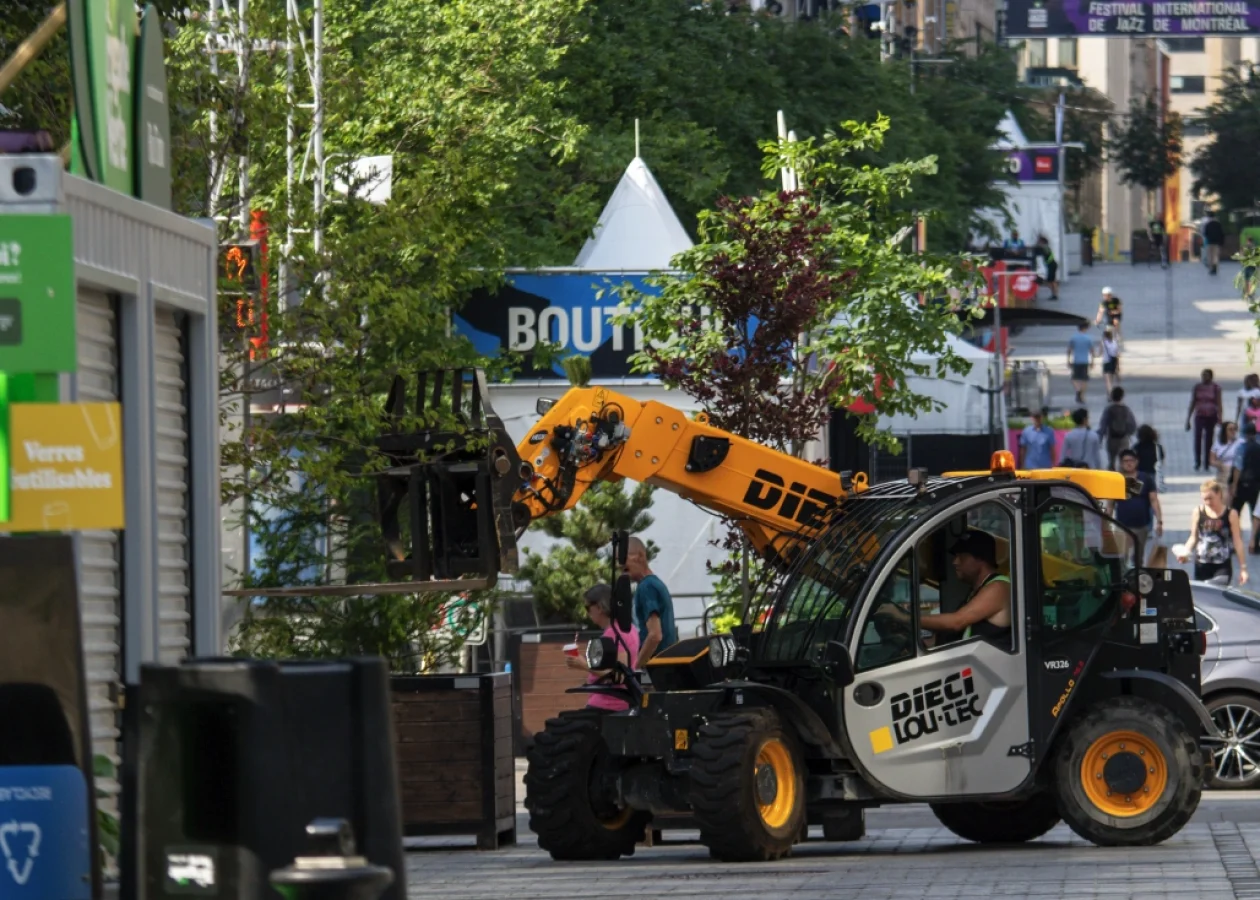 Dieci telehandler trial taking place in a tight CBD area