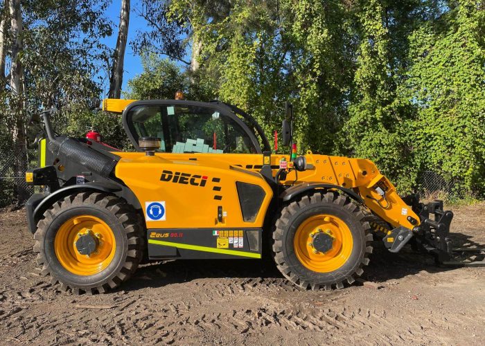 Right side view of a Dieci Zeus 33.11 3.3T Telehandler