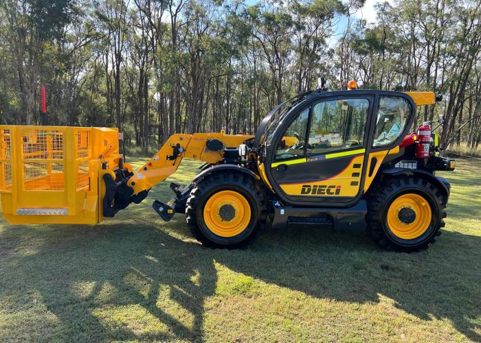 Left side view of a Dieci Zeus 33.11 3.3T Telehandler