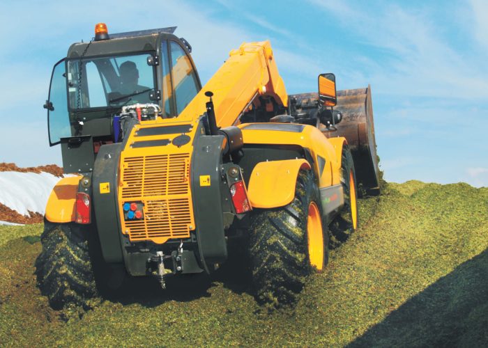 rear view of the Agri Plus 40.7 4t Telehandler with 4 tonne lift capacity