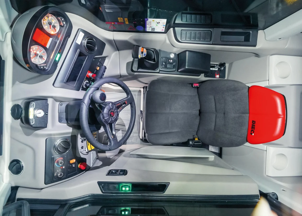 Dieci Giugiaro Design (GD) cab interior