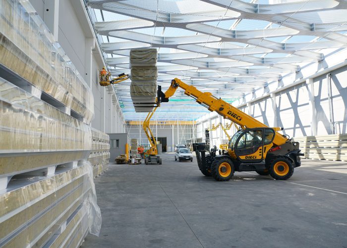 Dieci Icarus 40.17 4T Telehandler moving construction materials on an Australia construction site